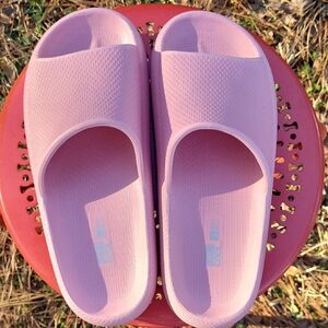 32° Pink Slide Sandals, size S